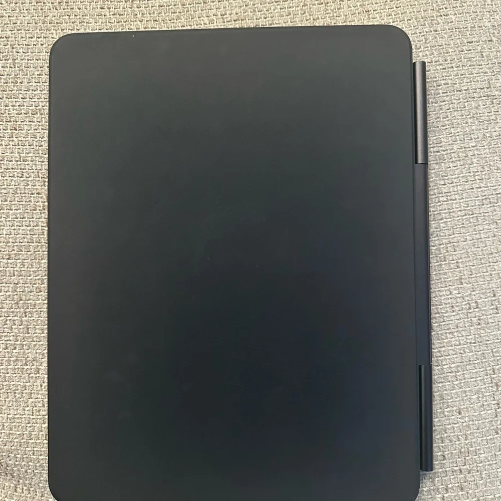 Apple Magic Keyboard folio for 11 inch iPad